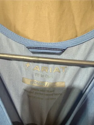 Ariat scrub top thumbnail 2