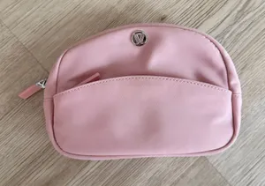 Lululemon City Essentials Pouch Mini 2L thumbnail 1
