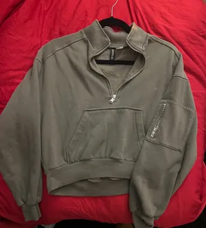 H&M Green Sweatshirt thumbnail 1