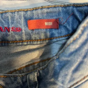 Arizona Jeans Short Size 10Jr. Waist: 24 inches thumbnail 7