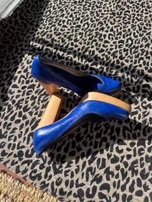 Royal blue Michael Kors platform leather heels  thumbnail 2