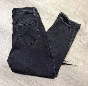 •Abercrombie & Fitch• The Ankle Straight Ultra High Rise Jeans thumbnail 1