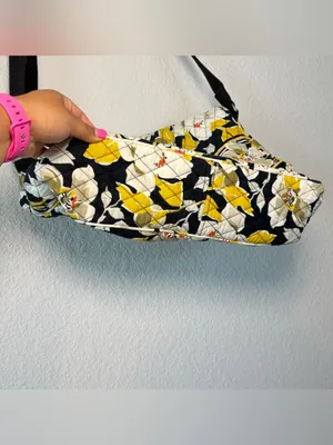 Vera Bradley Dogwood Floral Pattern Quilted Messenger Boho Bag thumbnail 3