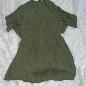 NWT Pretty Little Thing Olive Green Textured Wrap Dress size 14 thumbnail 4
