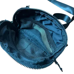 Fabletics Belt Bag Unisex Small Black Nylon Crossbody Fanny Pack Travel Gym NEW thumbnail 3