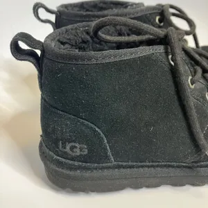 UGG Neumel‎ chukka boots in black suede leather shearling lined women's size 8 thumbnail 4
