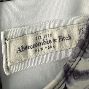 Abercrombie & Fitch Sz XS Larissa Skater Fit Flare Black Floral Dress Whimsygoth thumbnail 4