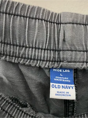 OLD NAVY High Rise Wide Leg Cargo Pants thumbnail 5