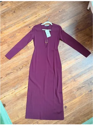 Zara Burgundy Long-Sleeve Plunge Midi Dress with Gold Accent thumbnail 4
