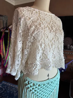 Crop Top White Size M thumbnail 2