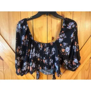 Live To Be Spoiled Peasant Crop Top Blouse Smocked Back Size Medium (5638) thumbnail 3