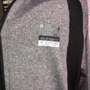Victoria’s Secret pink sweatshirt gray and black size large ultimate top…​​ thumbnail 2