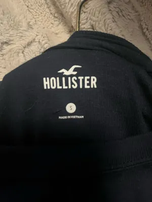 Hollister Baby Tee thumbnail 3