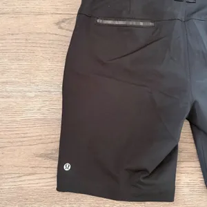 Lululemon Club Short Women's Size 8 Black 9" Golf Tennis Stretch Shorts thumbnail 7