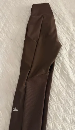Alo Leggings thumbnail 1