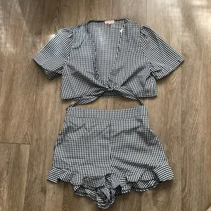 Gingham Two piece Set Tie top and ruffle shorts thumbnail 5