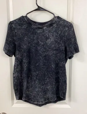 Lululemon Top In Cloudy Wash Black thumbnail 1