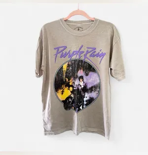 Title 🎸 Official Prince Estate 'Purple Rain' Vintage Graphic T-Shirt - Beige/Tan (Size M/L) ☔️🏍️ thumbnail 5