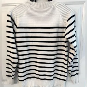 Women B/white strips round round-neck long sleeve sweater size 4 thumbnail 3
