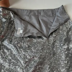 Decree Sequin Mini Skirt Sz M Silver Y2K Disco Festival Glam Party Holiday NYE thumbnail 8