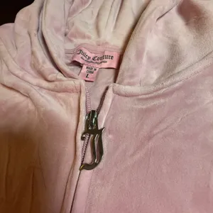 Juicy Couture Pink Velour Rhinestone Logo Zip Up‎ Hoodie Sweatshirt Large Y2K thumbnail 5