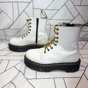 Dr. Martens Jadon Platform Boots Size 8 White Leather Side Zip Lug Sole‎ AW004 thumbnail 4
