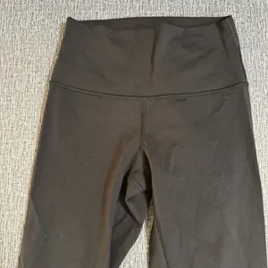 Lululemon Cropped Black Leggings thumbnail 4