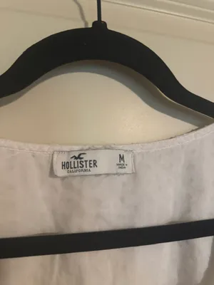 Hollister White Lace Button Crop Top thumbnail 4