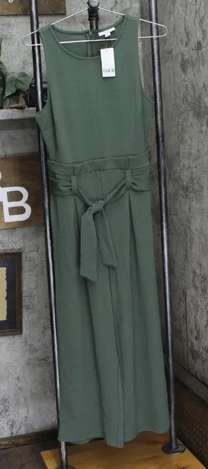 NWT Bar III Womens Sleeveless Crewneck Tie-Waist Jumpsuit Palmetto Green PM thumbnail 1