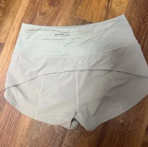 Lululemon Shorts thumbnail 1
