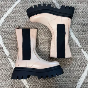 ALOHAS Chunky Lug Sole Boot Sz 38/ US 7-7.5 thumbnail 3