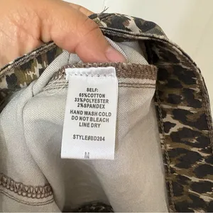 Blank Paige Leopard Print Bell Bottom Jeans Raw Hem Size M thumbnail 10