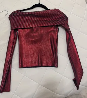 ZARA Off-The-Shoulder Top thumbnail 1