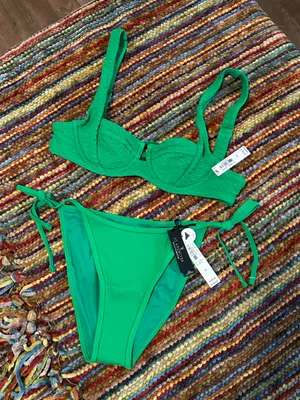 Victoria's Secret Emerald Green Two-Piece Bikini Set 32A top & small bottom NWT thumbnail 2