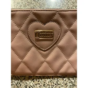 Juicy Couture Dusty Blush Quilted Diamond Faux Leather Wristlet NWT thumbnail 3
