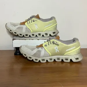On Running Cloud 5 Hay Ice Yellow Brown Running Shoes 59.98362 Womens 7 thumbnail 2