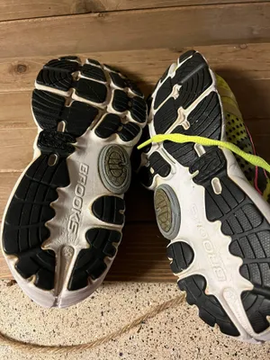 Brooks cadence neon yellow running shoes size 8 thumbnail 8