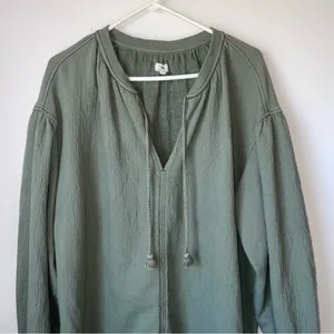 Aerie Olive Green Pullover Peasant Top thumbnail 2