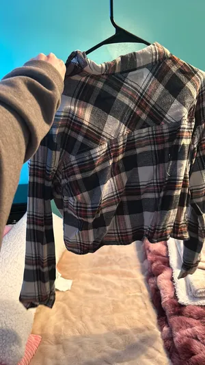 tilly’s cropped flannel  thumbnail 2