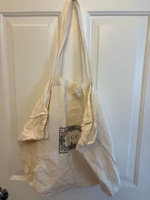 Gucci Cream Tote with Logo Plaque thumbnail 3