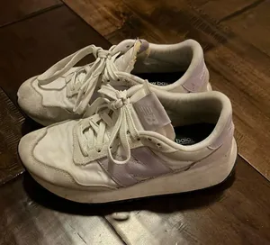 New balance 270s sneakers size 6.5 thumbnail 1