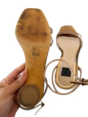 WHITE HOUSE BLACK MARKET WHBM Gold Metallic Sandals Heels Size 7 thumbnail 5