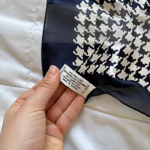 VTG Adrienne Vittadini Blue White Houndstooth Plaid 100% Silk Square Scarf 34" thumbnail 3