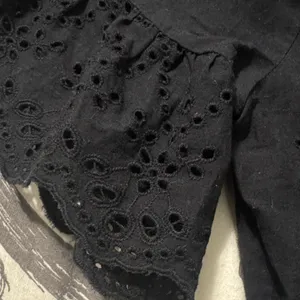 Madewell Black Eyelet Off-Shoulder Blouse thumbnail 4