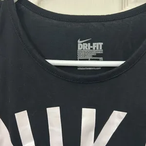 Nike lose fit tank thumbnail 2