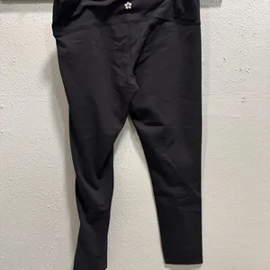 Tuff‎ Athletics Black Cropped Leggings thumbnail 3