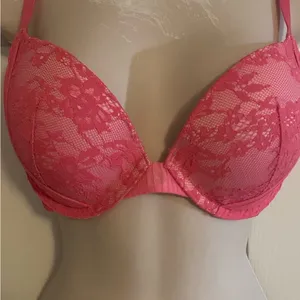 Victoria’s‎ Secret Push Up Bra 36C thumbnail 1