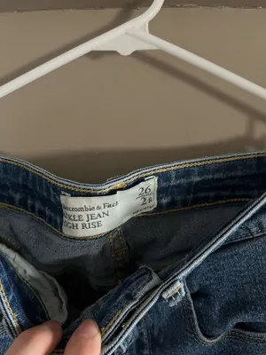 Abercrombie Skinny High-Rise Jeans thumbnail 3