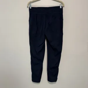 Lululemon Dance Studio Mid-Rise Crop 25" in Navy Size 6 thumbnail 5