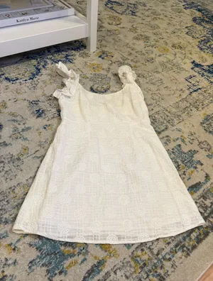 White Linen Dress Selfie Leslie thumbnail 2